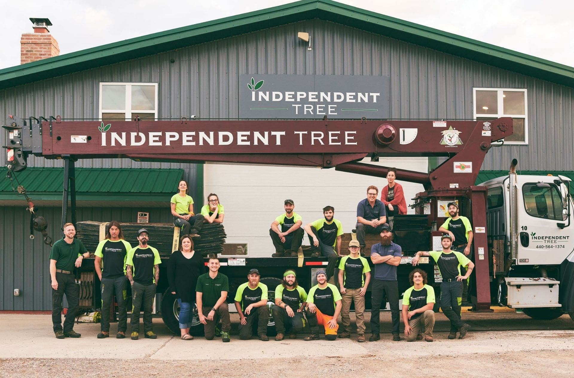 The Independent Tree Service team's group photo